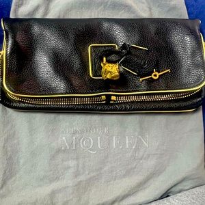 Alexander MQUEEN skull lock fold over clutch